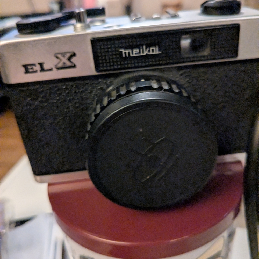 Meikai EL X Black/Silver Digital Camera